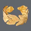 Fornecimento Exclusivo Transfronteiriço de Pulseiras Abertas Irregulares Estilo Europeu e Americano, Aço Inoxidável Galvanizado a Ouro Real 18K, Pulseiras Femininas de Luxo Leve Atacado