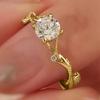 Anillo de bodas de lujo con incrustaciones de cuatro garras y ramas superbrillantes de Cao Shi, el más vendido, para novia.