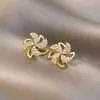 Brincos Assimétricos Estilo Chanel com Pino de Prata S925, Estilo Natural, para Mulheres, Únicos e Versáteis, Simples Acessórios de Orelha em Formato de Coração