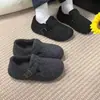 Sapatos Birkenstock Quentes para Mulheres com Forro de Pelúcia, Novos Sapatos de Algodão Cinza de Venda Quente Outono e Inverno 2025, Sapatos Peludos Versáteis que Aumentam a Altura