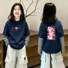 Camiseta de Manga Longa para Meninas Primavera e Outono 2026 Novo Estilo Jovem Gola Redonda Elegante Falso Duas Peças Camada Base Moda