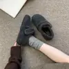 Zapatos de peluche Birkenstock que aumentan la altura para mujer 2026 nuevo estilo invierno Velcro cálidos mocasines slip-on frijol zapatos de algodón