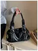 2026 Nova Bolsa de Axila com Rebites Estilo Coreano Bolsa de Ombro Único Transversal de Ombro Moda Versátil Bolsa de Mão para o Dia a Dia