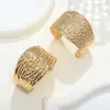 Pulseira de metal dourado simples e irregular, moda transfronteiriça europeia e americana, adequada para mulheres usarem nas férias, atacado