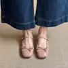Novos Sapatos Femininos Exquisitos Estilo Francês Retrô 2025 Novos Sapatos Mary Jane de Couro Macio com Laço de Fada para Mulheres