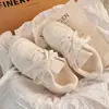 Zapatillas para mujer, nueva colección otoño 2026, zapatillas blancas populares, mocasines versátiles de suela gruesa, zapatos deportivos casuales