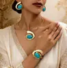 Estilo Bohemio Nuevo de Moda Transfronterizo Europeo y Americano Conjunto de Gargantilla y Aretes Pequeños con Colgante E Incrustado de Turquesa Venta al por Mayor