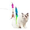 Estoque Próprio do Fabricante de Vários Estilos de Varinhas com Arame de Aço para Gatos, Sino com Penas, Brinquedos para Gatos Estilo Lagarta, Varinhas para Gatos