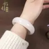 Pulsera de Jade Blanco de Xinjiang Natural al por Mayor de Fabricantes de Jade Transmisión en Vivo Pulsera de Jade de Seda Dorada de Grado A de Alta Calidad