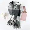 Bufanda de Cuadros para Mujer Imitación Cachemir Otoño e Invierno Nuevo Estilo Coreano Suave y Amigable con la Piel Moda Versátil Borla Cálida Bufanda Chal
