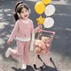 Conjunto Informal de Dos Piezas con Pantalones de Pierna Ancha para Niñas Otoño 2026 Nuevo Conjunto Deportivo Campus para Niños Ropa de Dos Piezas de Moda