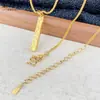 Loja de Ouro Mesmo Estilo Banhado a Ouro CNC Brilhante Gelo Triturado Pequena Barra de Ouro Pingente Colar Corrente de Suéter Luz Luxo Alto Padrão Exquisito