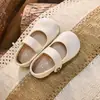 Sapatos de Couro para Meninas 2024 Primavera e Outono Novos Sapatos Infantis Sapatos de Princesa para Menininhas Sola Macia Sapatos Loafer Sapatos Individuais para Crianças Médias e Grandes