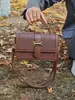 Bolso Cuadrado Pequeño Nuevo Retro Transfronterizo con Tapa abatible para Mujer, Bolso de Mano Tejido de Moda y Elegante, Versátil para Hombro o Cruzado