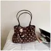 Bolsa transfronteiriça de camurça com poá para mulheres, nova bolsa de ombro vintage de outono 2026, bolsa de mão tote grande capacidade para o dia a dia
