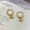 Brincos Simples e de Nicho em Formato de Coração para Mulheres, Design de Luxo Leve Estilo Francês, Brincos de Ouro de Alta Qualidade em Formato de Coração
