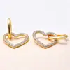 Brincos de Zircônia em Forma de Coração Estilo Moda Europeu e Americano, Versáteis de Luxo Leve, Tarraxas de Coração Banhadas a Ouro 18K em Latão para Mulheres