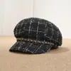 Gorra octogonal de cuadros vintage estilo Chanel para mujer, gorra de invierno para adelgazar la cara, versión coreana versátil y elegante de gorra de artista