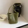 Bolsa Cubo Tejida Retro de Moda 2026, Bolso de Hombro de Nicho a la Moda para el Viaje Diario Casual, Bolso Cruzado Casual