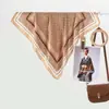 Moda Primavera e Verão Europeia e Americana Lenço de Seda Versátil 70 Lenço Pequeno Marca Grande Passarela Lenço Externo Lenço de Seda Venda Quente Transfronteiriça Novo Produto