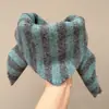 Bufanda Triangular para Niños Otoño e Invierno Estilo Coreano Rayas de Color Contrastante Bufanda Tejida para Niños y Niñas Bufanda Cálida y Versátil para Bebé