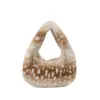 Bolso Peludo de Otoño e Invierno para Mujer 2026 Nuevo Bolso Versátil de Mano Bolso de Hombro Único a la Moda Bolso de Piel de Invierno
