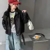 Chaqueta de cuero PU negra estilo coreano para niñas, nueva colección otoño 2026, chaqueta de cuero de estilo motero, moderna y casual para niños mayores