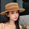 Sombrero de Paja Hueco Estilo Old Money para Mujer, Sombrero de Playa de Verano, Vacaciones en la Playa, Estilo Británico, Elegante, Sombrero de Copa Plana que Adelgaza el Rostro