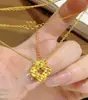 Loja de Ouro Mesmo Estilo Banhado a Ouro Gelo Triturado Trevo de Quatro Folhas Cabacinha Colar para Mulheres, Versátil e Elegante, Borboleta em Forma de Coração Corrente de Clavícula Joia