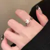 Anillo con forma de animal de cachorro lindo, anillo de personalidad de moda para mujer, diseño pequeño, viento frío, anillo para dedo con comida