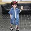 Traje de Verano de Mezclilla para Niños 2026 Nuevo Estilo de Verano Conjunto Casual Coreano de Dos Piezas para Niños Pequeños y Medianos