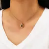 Collar Colgante de Acero Inoxidable Transfronterizo con Proyección de Circonita Microincrustado con Diamantes, Moderno y Versátil, Acero de Titanio de Lujo Ligero y de Gama Alta