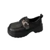 Mocassins femininos 2026 de sola grossa, com salto plataforma grosso para aumentar a altura, estilo JK, outono, com velcro, estilo britânico, sapatos pequenos de couro, preto, marrom, não