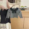 Nuevo conjunto de otoño para niñas: elegante camiseta de manga larga con cuello de muñeca y pantalones acampanados con dobladillo de volantes