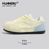 Zapatillas de Entrenamiento Globales Alemanas para Mujer 2026 Nuevas de Verano Ligeras Transpirables Zapatillas Deportivas Nicho Amarillo Moda Casual Zapatos para Mujer