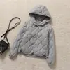 Colete casual branco leve de plumas de pato com padrão de losangos para mulheres, gola redonda, camada interna justa, colete quente, jaqueta estilo vintage, moderno