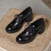 Sapatos Brogue Retrô para Mulheres Outono Novo Impermeável Plataforma Sola Grossa Renda Esculpida Cadarço Bico Redondo Britânico Preto Sapatos de Salto Grosso