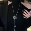 Colar Longo de Pérolas em Camadas com um Toque de Luxo Leve e de Alta Qualidade, Corrente Elegante e Versátil para Suéter, Acessório da Moda para o Dia a Dia Venda por Atacado