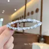 Seleção CuidadosaSuper Brilho Resistente Clipe Bico de Pato Cristal Branco Novo de Verão Exquisito Acessório de Cabelo Elegante de Alta Qualidade para Mulheres