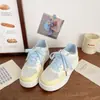 Sapatos Femininos Super Populares 2026, Tênis Brancos de Malha Respirável, Novo Estilo de Verão Sapatos Casuais Esportivos de Solado Grosso, Tênis Versáteis