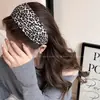 Diadema de Punto Roja Retro para Mujer de Gama Alta Otoño/Invierno Parte Superior Alta Calavera Fruncida Borde Ancho Presiona el Cabello Adorno para el Cabello Diadema Versátil