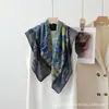 Nuevo Pañuelo de Seda Estampado con Bloques de Color de Doble Cara 2026 para Mujer, Estilo Vintage Primavera y Otoño, Bufanda Cuadrada Grande Favorecedora, Versátil Protección para el Cuello, Pañuelo de Protección Solar