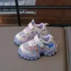 Tênis Feminino 2026 Novo Primavera e Outono Sapatos Masculinos Sapatos Casuais Sapatos Respiráveis para Crianças Sapatos Pai Estilo Primavera