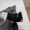Bolso tipo baguette de nicho de alta gama para mujer 2025 Nuevo bolso de axila bolso de hombro moda femenina bolso de mano casual