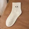 Meias de cano médio com bolinhas para mulheres, outono e inverno, cores quentes, estilo cartoon fofo, meias curtas de algodão versáteis estilo universitário japonês