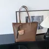 Bolsa Tote Grande Capacidade Retro Transfronteiriça 2026 Nova Moda Coreana Nicho Bolsa Tote Ombro Axila Bolsa Atacado