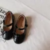 Sapatos infantis de couro envernizado de cores vivas para primavera e outono, sapatos de princesa para meninas pequenas, sapatos Mary Jane baixos para bebês