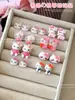 Explosões de rede social Acessórios de unha Hello Kitty desenho animado fofo menina doce gato decorações de unha de resina atacado