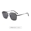 Moda europea y americana nuevas gafas de sol para mujer de alta calidad para hombre para conducir protección UV metal cuadradas