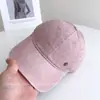 Gorra de Béisbol Retro con Logo K de Metal para Mujer Otoño Nuevo Estilo Ala Ancha Hace que la Cara se Vea Más Pequeña Moderna Gorra Pico de Pato Protección Solar Sombrero Parasol